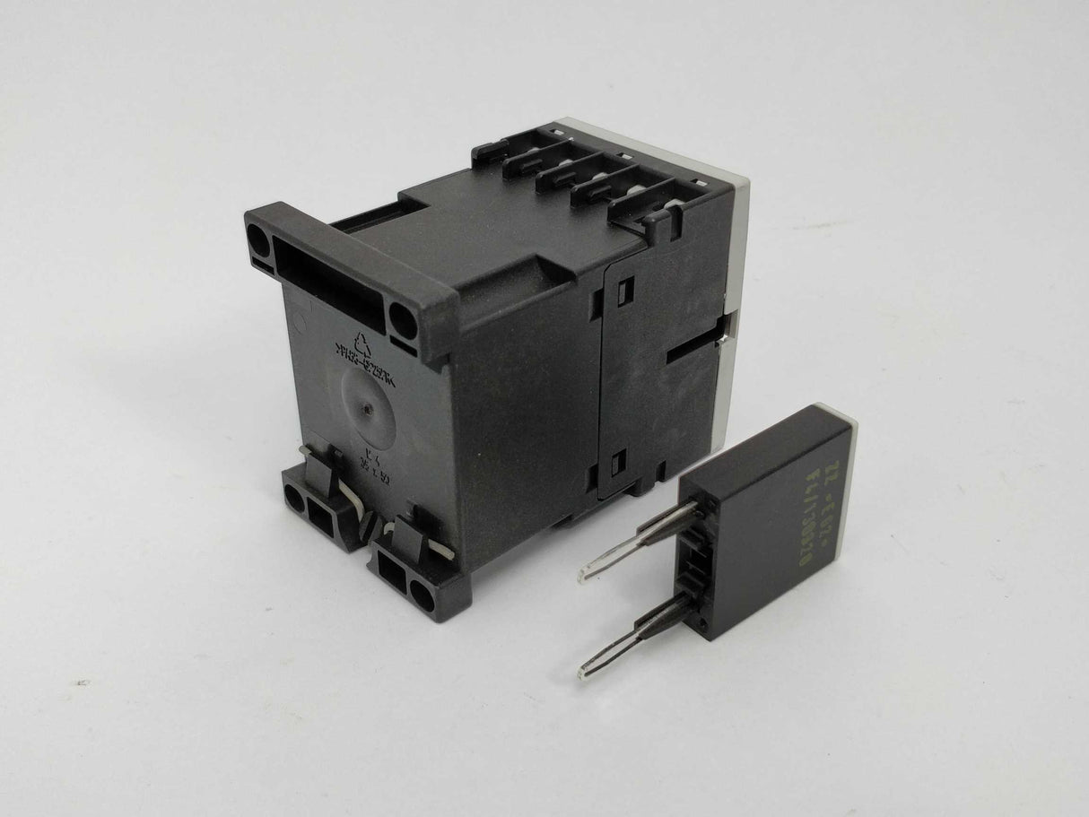 Siemens 3RH1131-1BB40 Contactor relay E05 with 3RT1916-1DG00