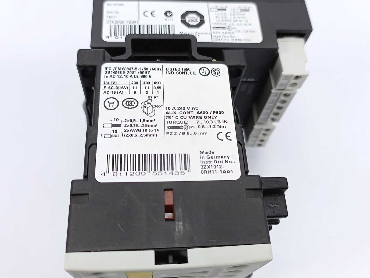 Siemens 3TK2850-1BB40 SIRIUS safety relay w/ contactor relay enabling circuits