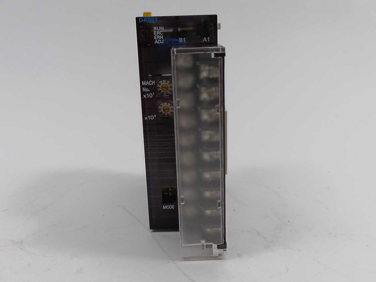 OMRON CJ1W-DA021 D/A UNIT