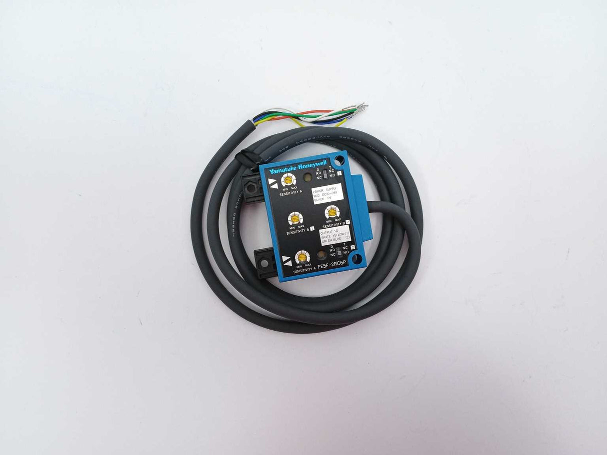 Yamatake / Honeywell FE5F-2RC6P Photoelectric Sensor