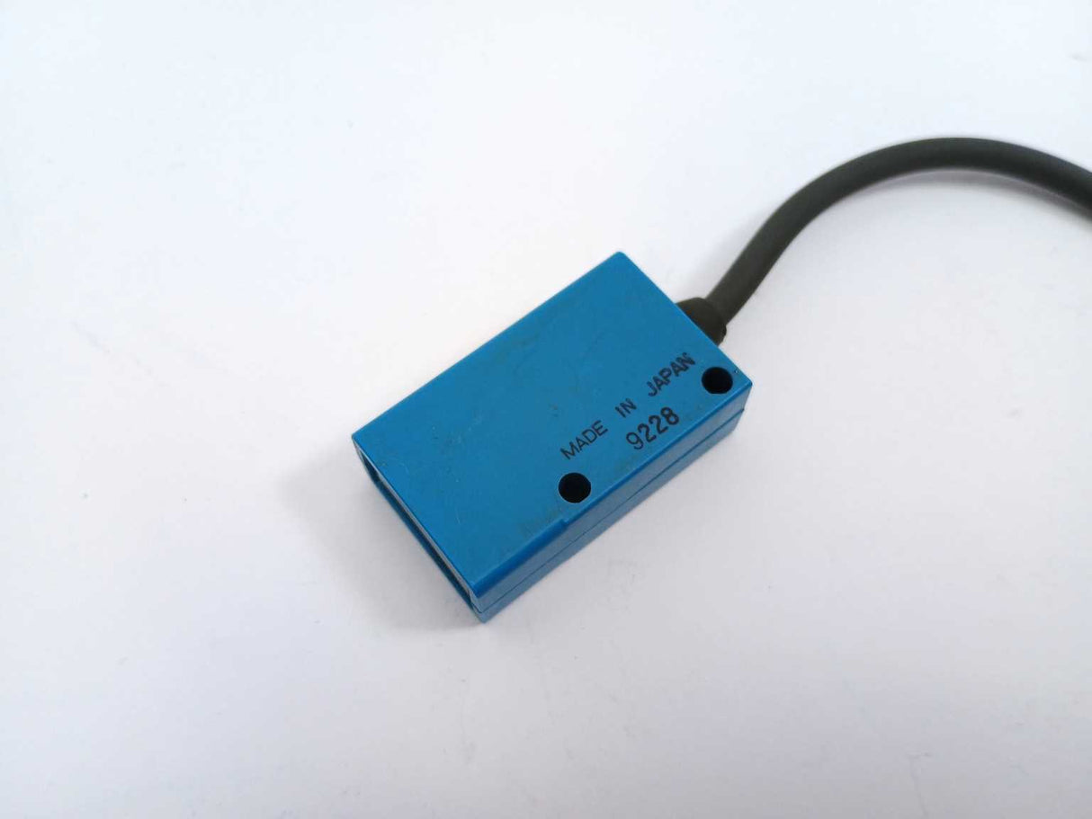 Yamatake / Honeywell FE7B-RPD6-HE Photoelectric Sensor