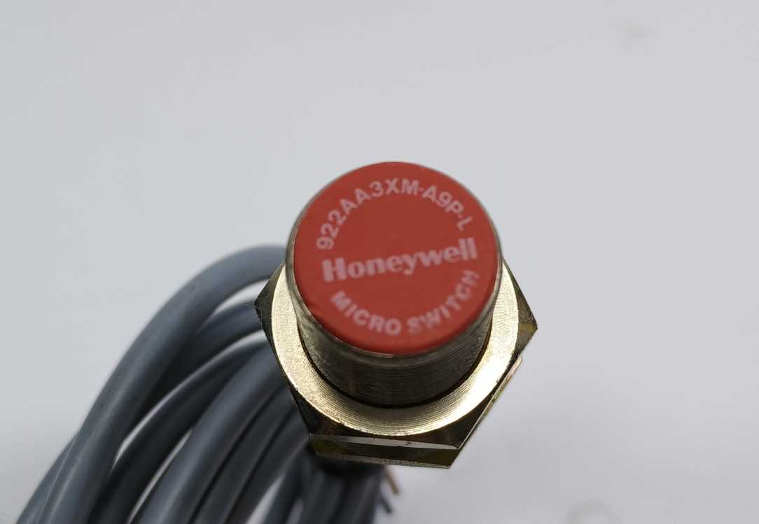 Honeywell 922AA3XM-A9P-L Micro Switch. Red top