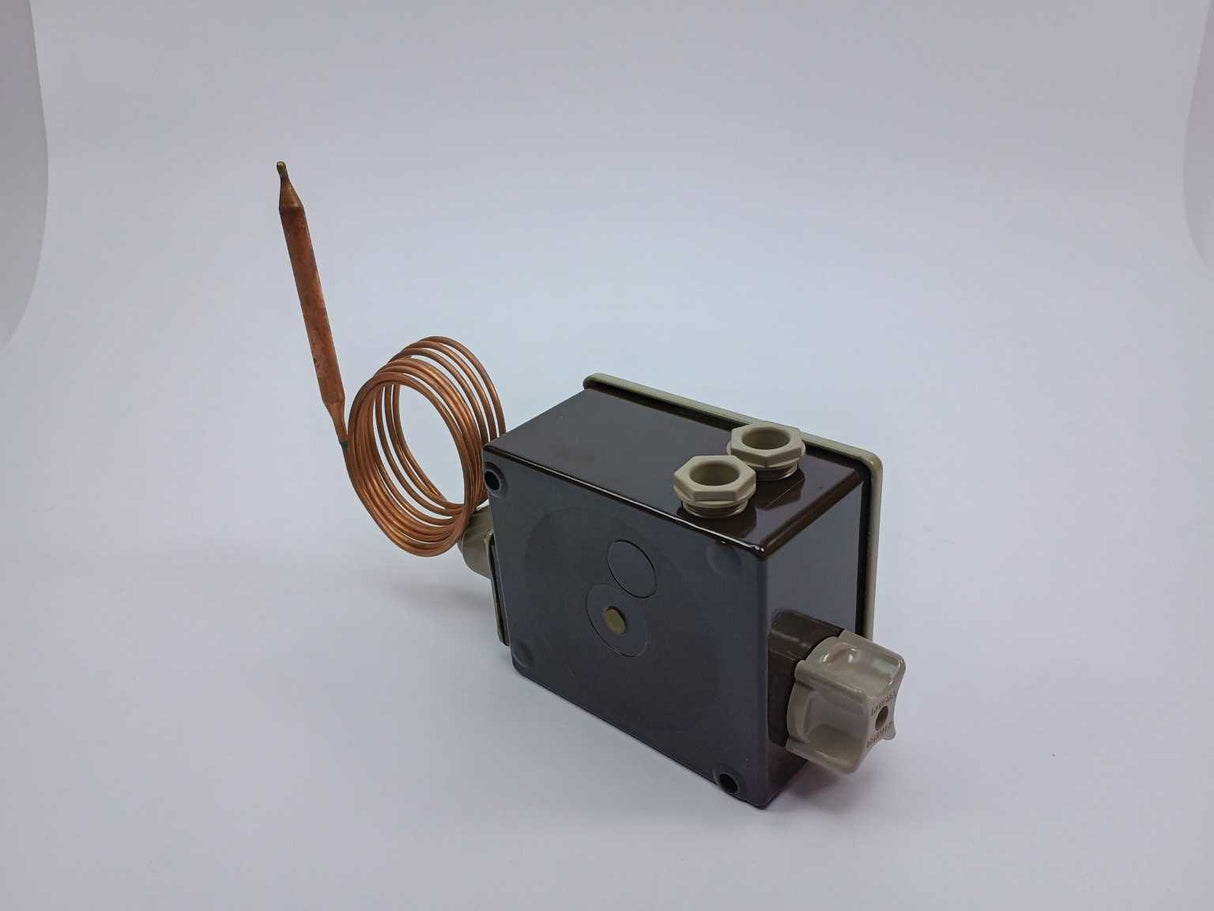 Danfoss 17-5135 RT107 Thermostat 70-150C