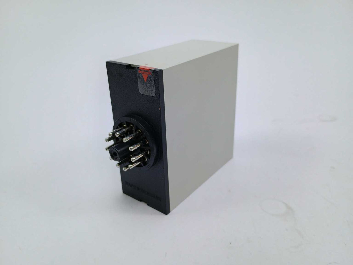 Electromatic SA 205 230 0,15-3 sec. 230 VAC Relay. Delay on Operate