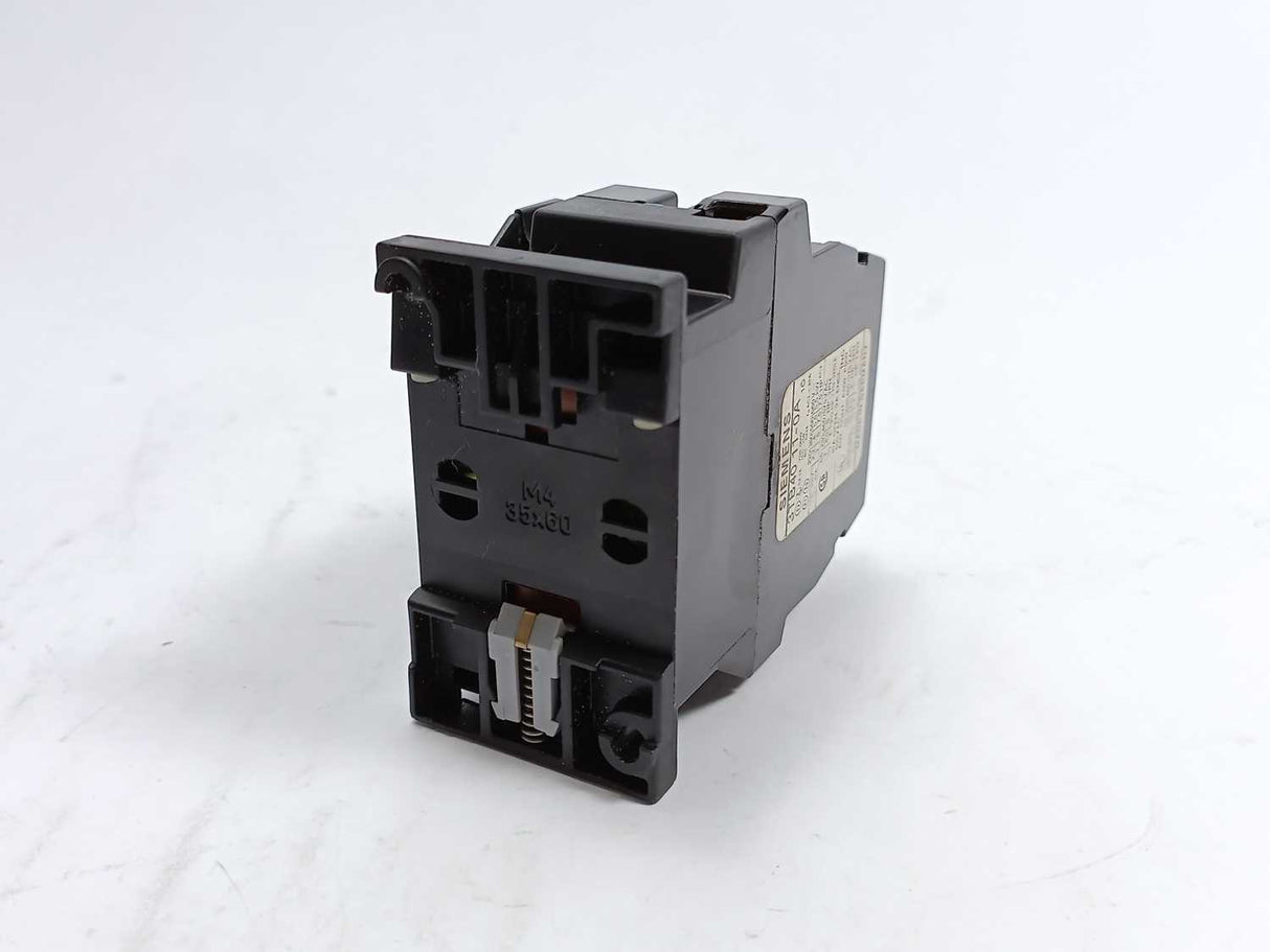 Siemens 3TB4011-0A Relay 220V - 50Hz, 264V-60Hz