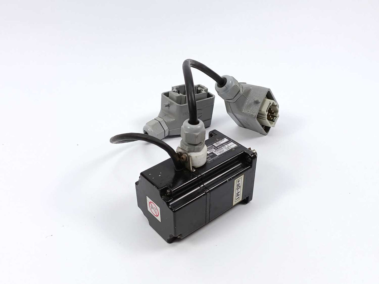 OMRON R88M-U20030H-ES1 AC Servo Motor