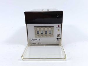 OMRON H7AN-E4DM Counter w/ Mounting Brackets