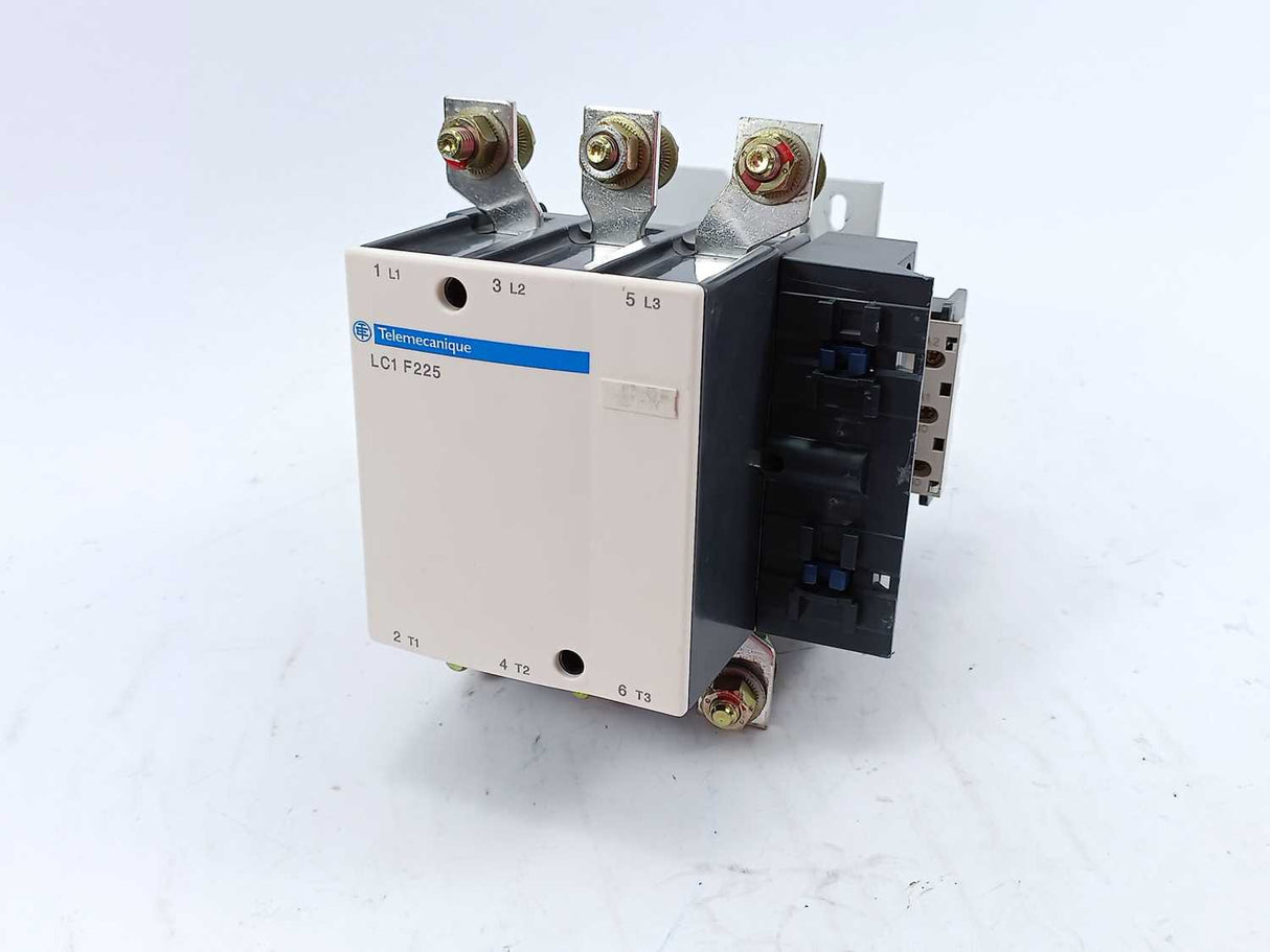 TELEMECANIQUE LC1F225 Contactor with LX1FG220