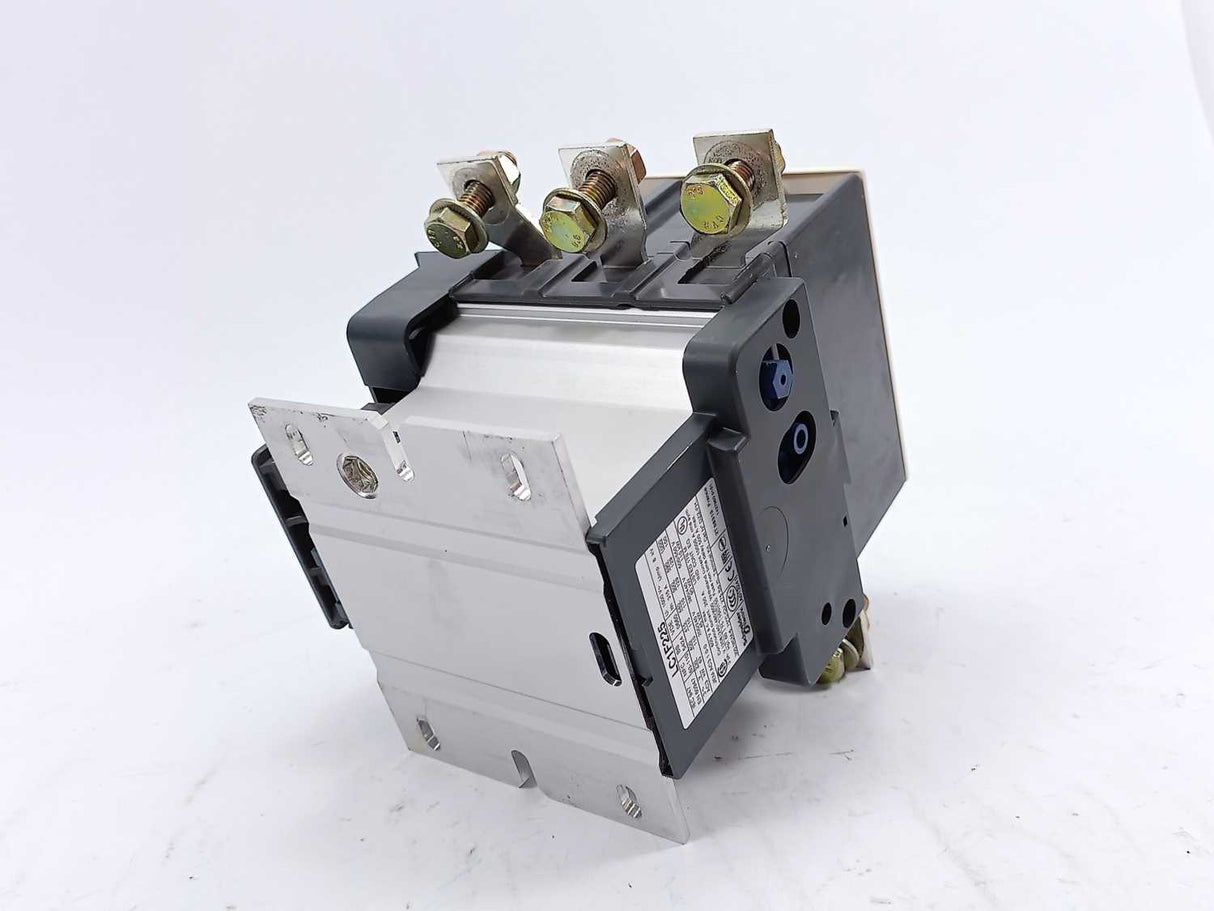 TELEMECANIQUE LC1F225 Contactor with LX1FG220