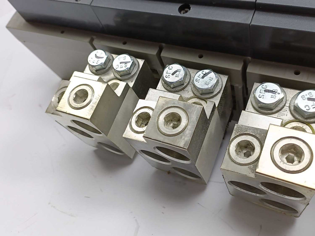 Schneider Electric INS800 Switch Disconnector 1000V 12kV 800A