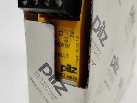 Pilz 773520 PNOZ mo2p Safe Relay, w. rack extension module connector