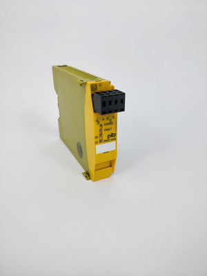 Pilz 773520 PNOZ mo2p relay