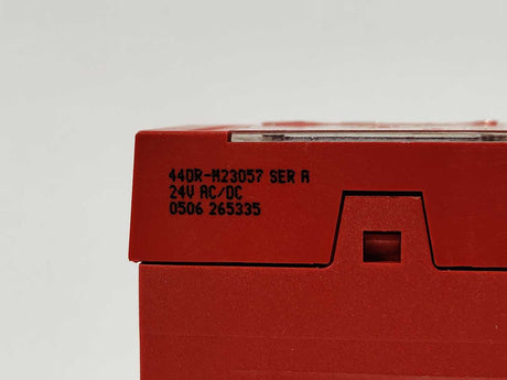 AB 440R-M23057 Ser.A Minotaur MSR15D Safety Relay Unit 24VAC