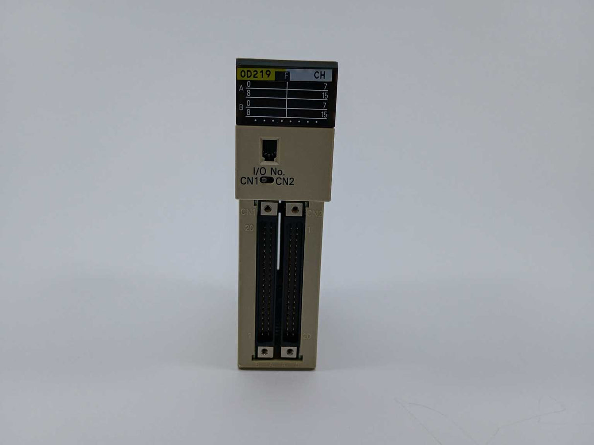 OMRON C200H-OD219 Output Unit 24VDC