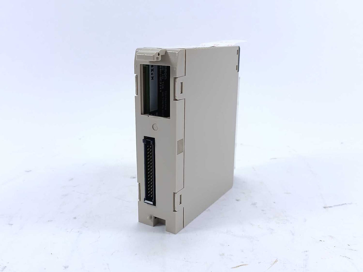 OMRON C200H-OC224V SYSMAC Programmable Controller