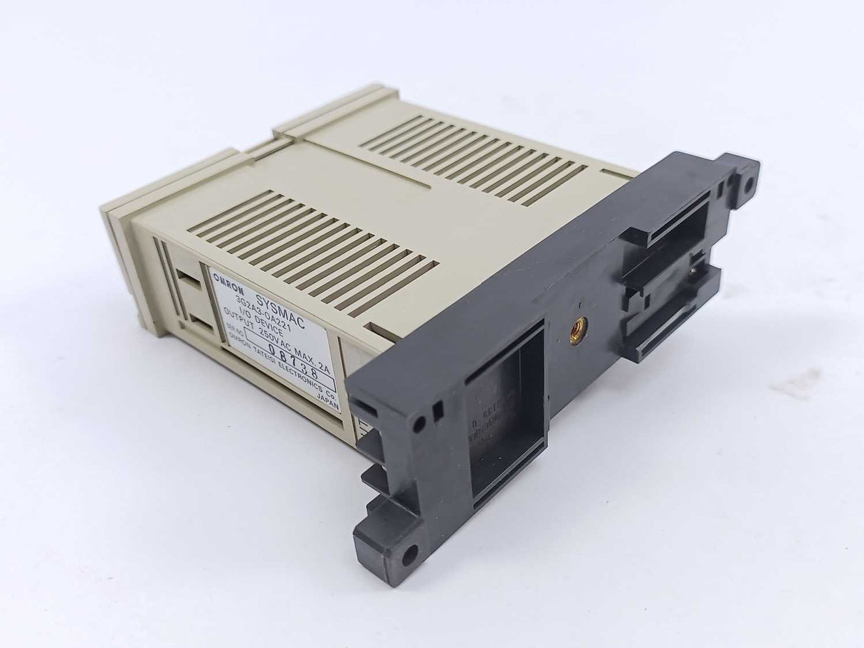 OMRON 3G2A3-OA221 I/O DEVICE