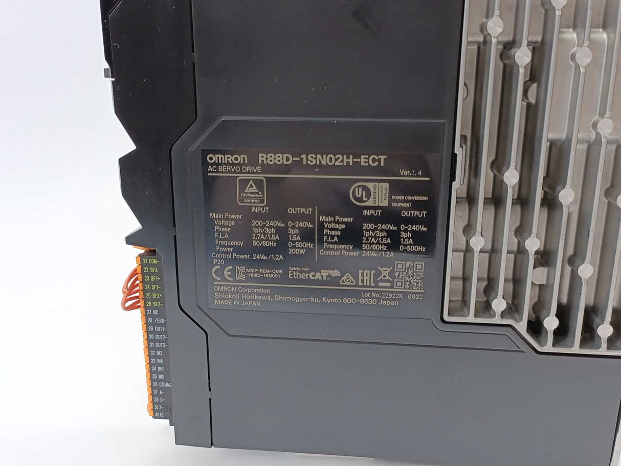 OMRON R88D-1SN02H-ECT AC servo drive