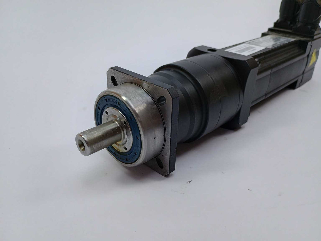 LENZE MCS06I60-RS0B0 G85AP040MGCN2T27 servo motor