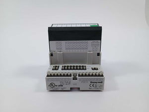 Centra Line / Honeywell CLIOL822A (XFL822A) 8 Analog output module & XS821-22