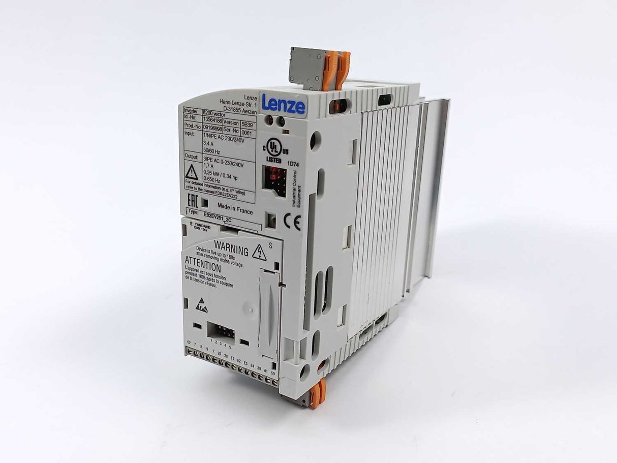 LENZE E82EV251 2C 13564186 ver. 5B39 Inverter