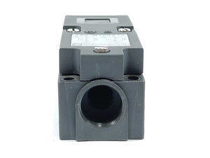 TELEMECANIQUE XSC-M150519 Inductive Proximity Sensor