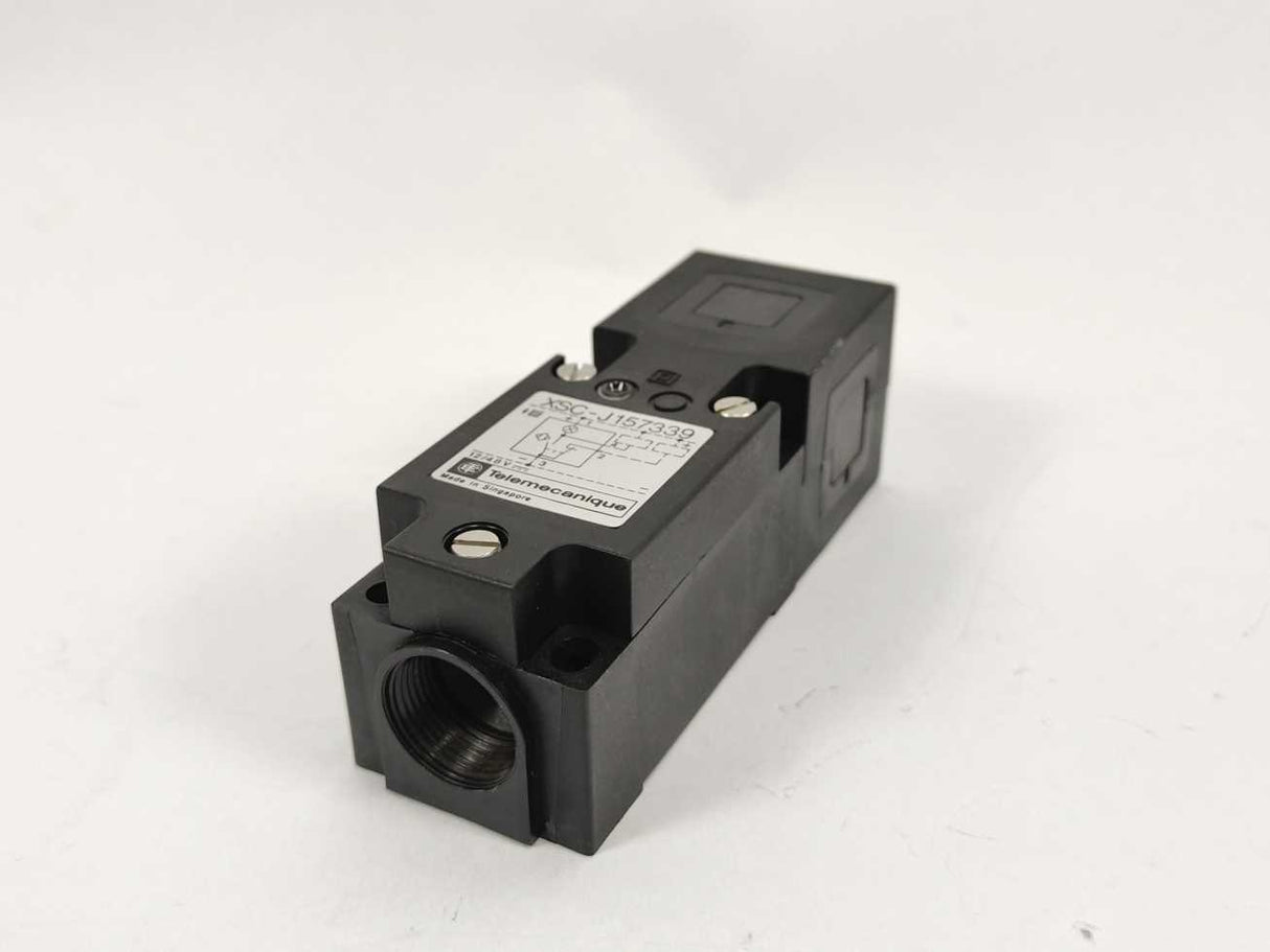 TELEMECANIQUE XSC-J157339 Inductive Proximity Sensor