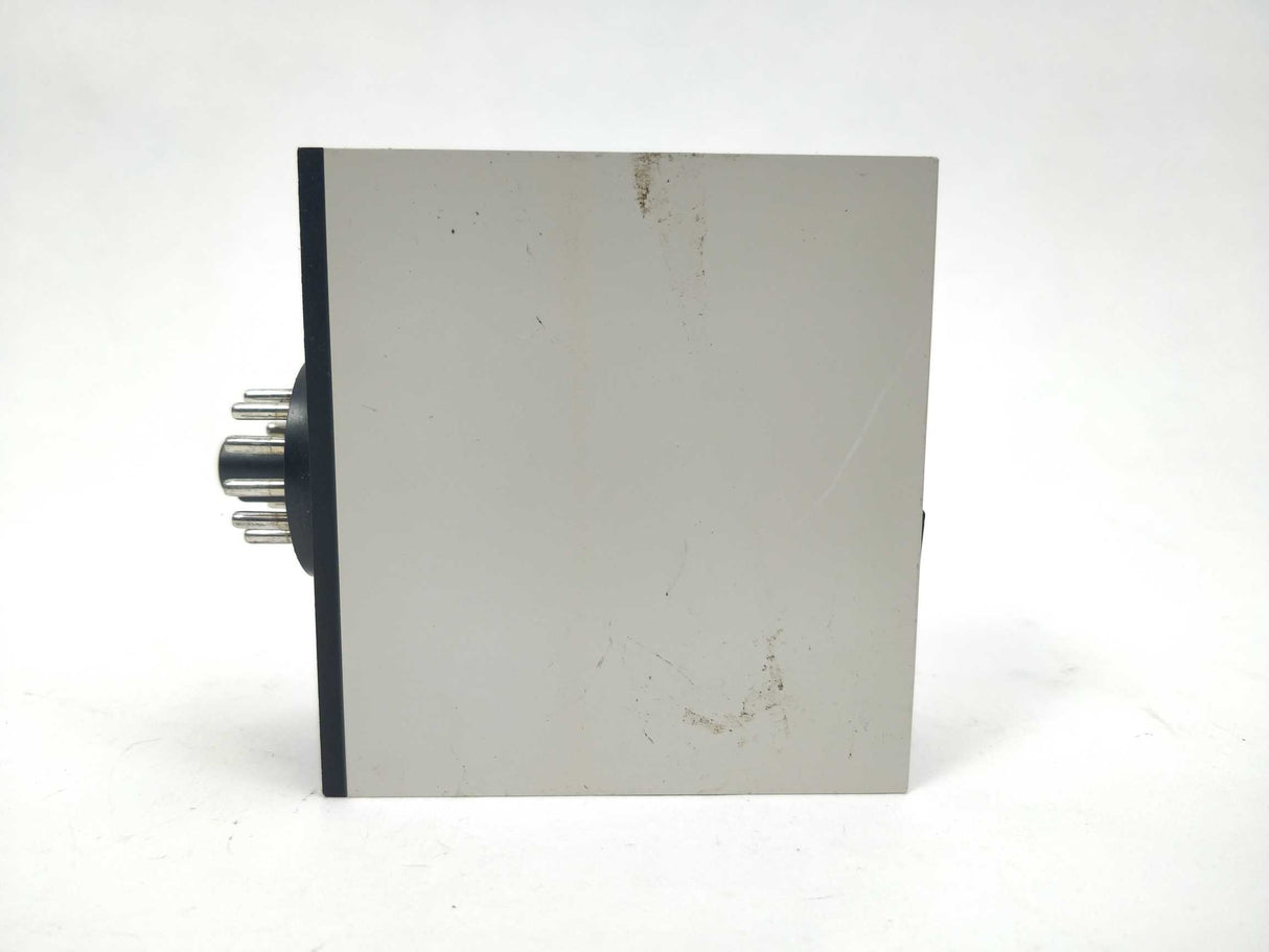 Carlo Gavazzi SM125230 VOLTAGE LEVEL RELAY