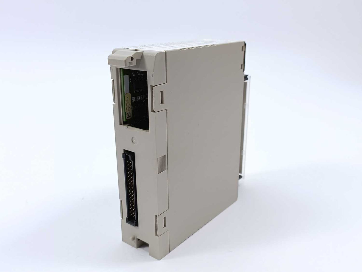 OMRON C200H-OD21A Output unit