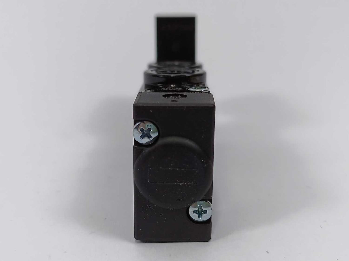 Pneumax 2435.52.00.29.12 G1/8 18mm FLAT 5/2 External Solenoid/Spring