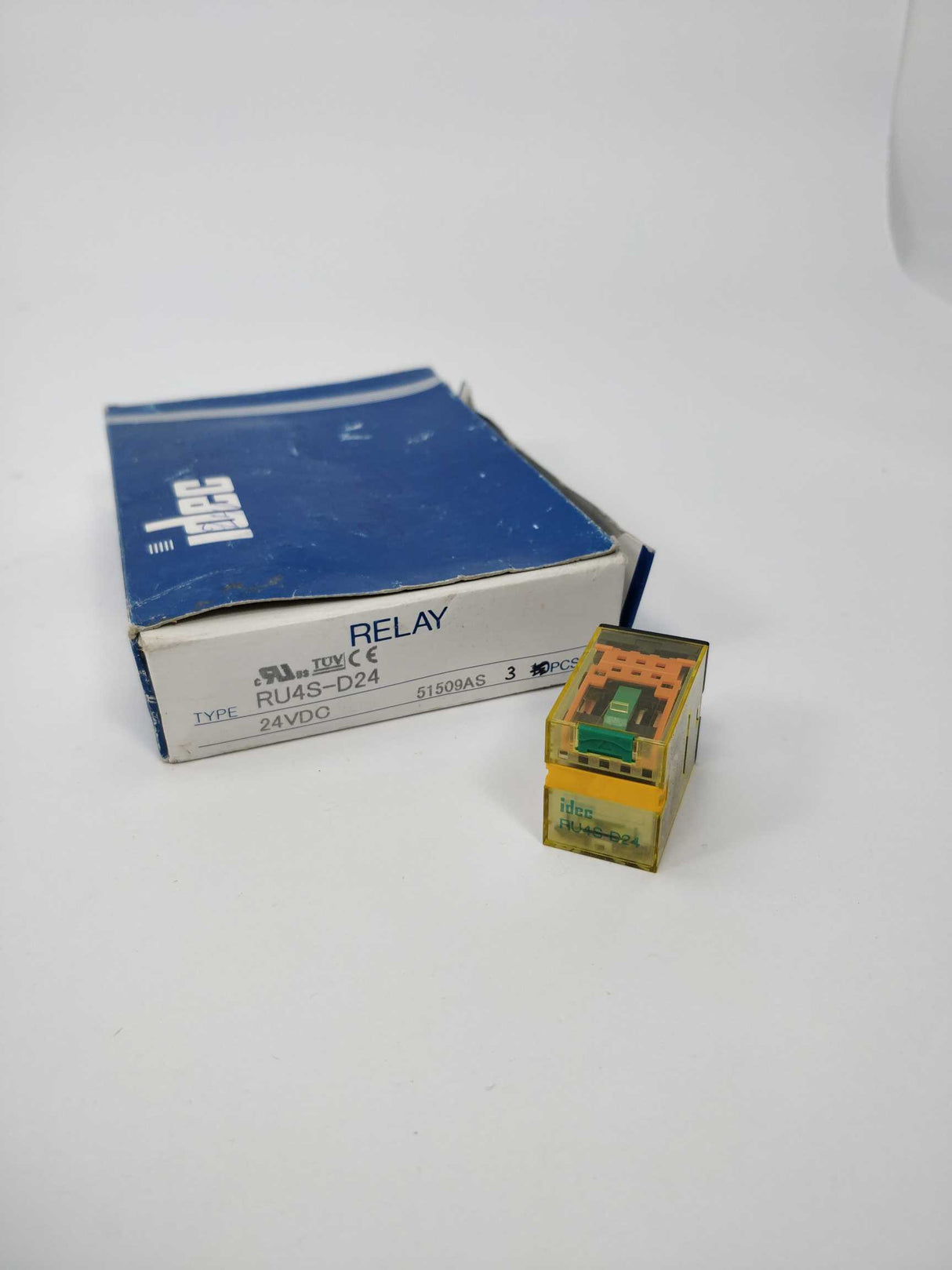 Idec RU4S-D24 Relay 24VDC 3pcs