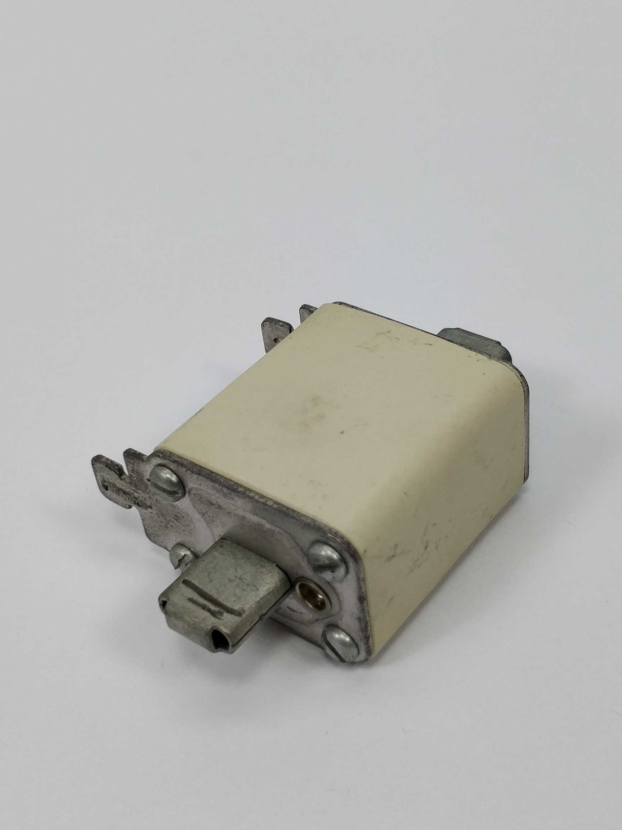 LK-NES 171A4218 Universal 100A 500V