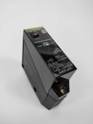 OMRON E3JM-DS70R4-G Photoelectric switch 24-240VAC 12-240VDC