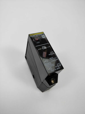 OMRON E3JM-DS70R4-G Photoelectric switch 24-240VAC 12-240VDC