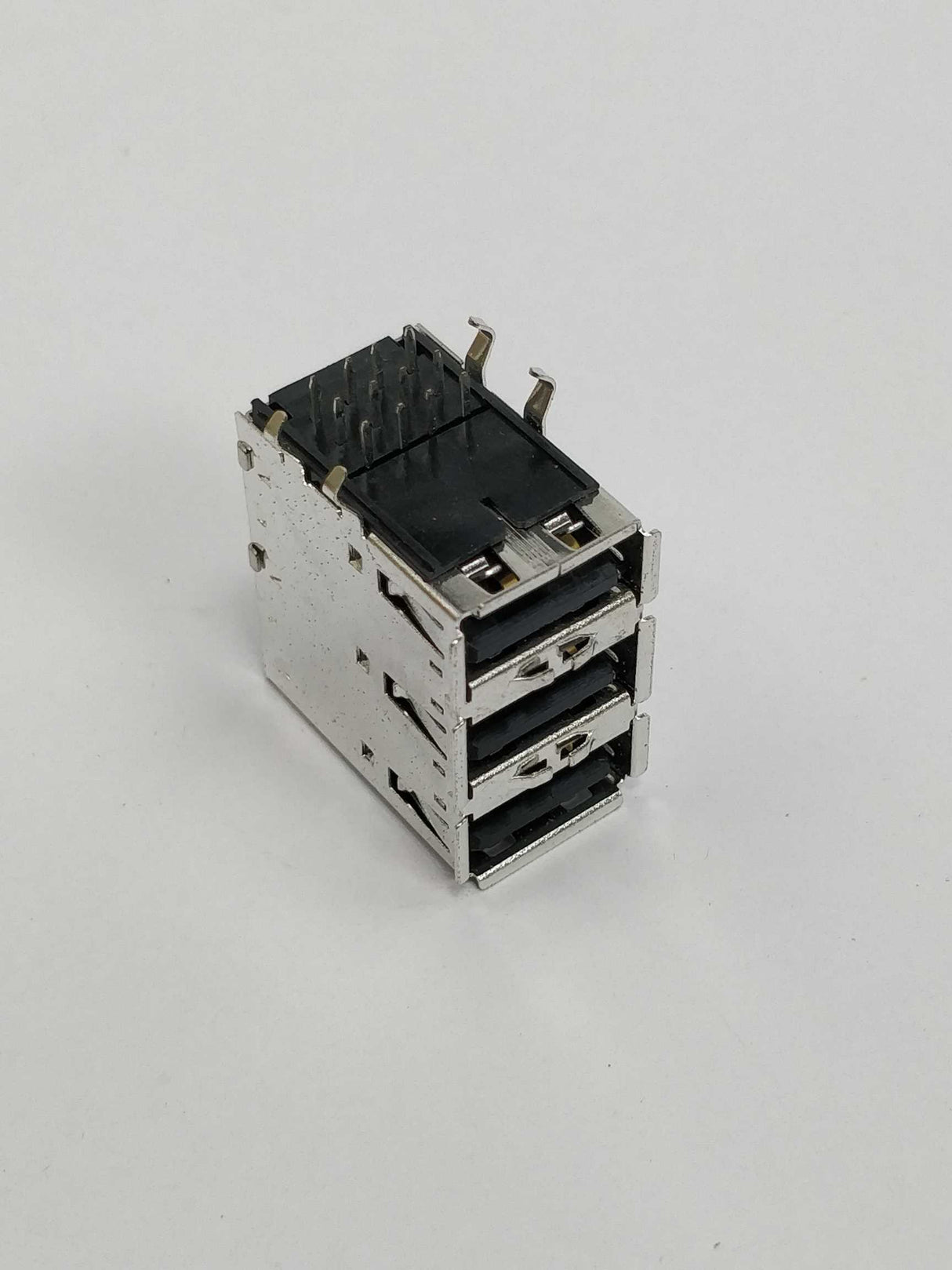 Conec UBAR-TSN1-R USB Connector A Type PCB 99 pcs.