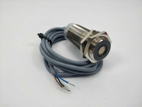 BAUMER ELECTRIC UNAM 30P1102 Ultrasonic Proximity Sensor