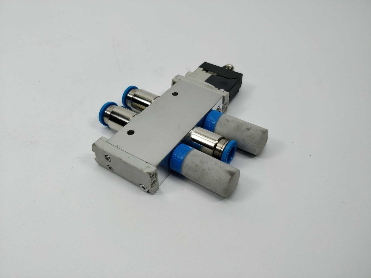 Festo VUVG-L14-M52-AT-G18-1P3 Solenoid Valve