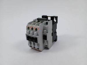 Danfoss 037H0021 Contactor CI 9 w/ 3 Main Contacts