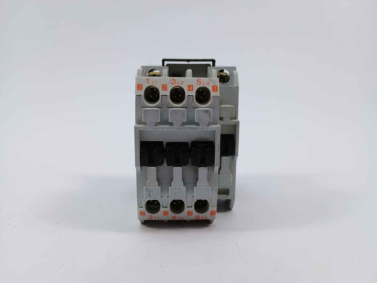 Danfoss 037H0021 Contactor CI 9 w/ 3 Main Contacts