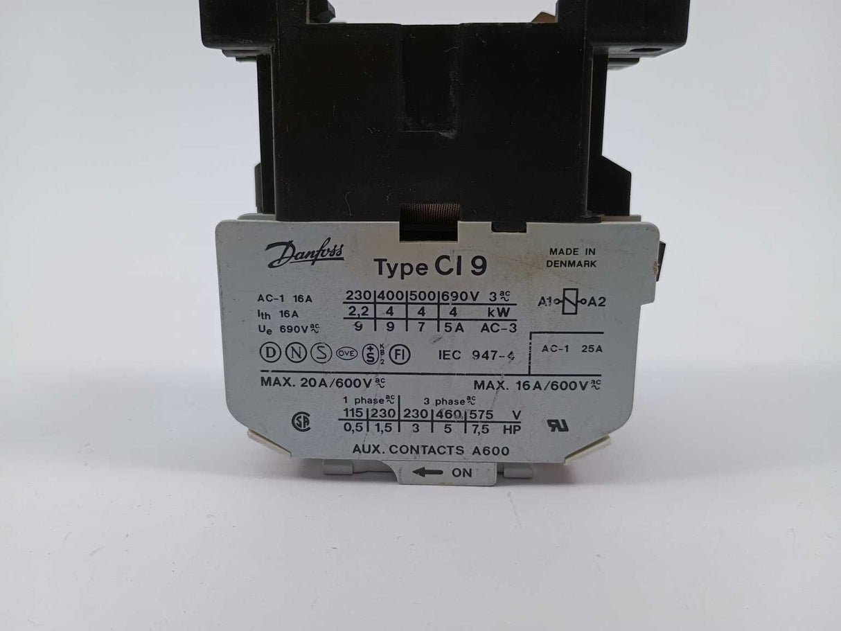 Danfoss 037H0021 Contactor CI 9 w/ 3 Main Contacts