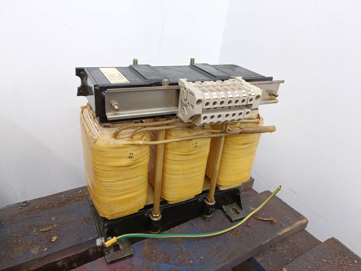 Siemens 4AU3095-1GA00-8B Pri. 400 VAC Sec. 165 VAC