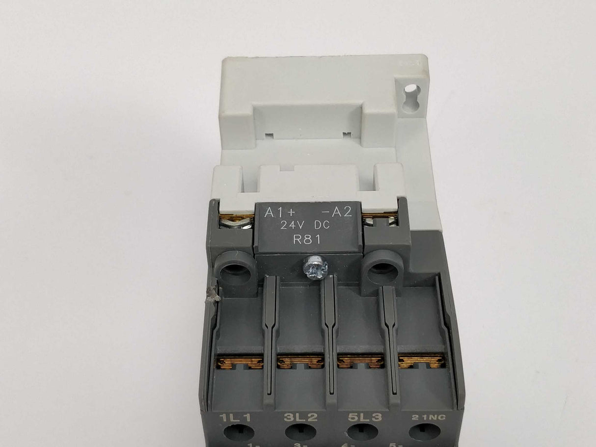 ABB 1SBL243001R8101 AL26-30-01 24V DC Contactor