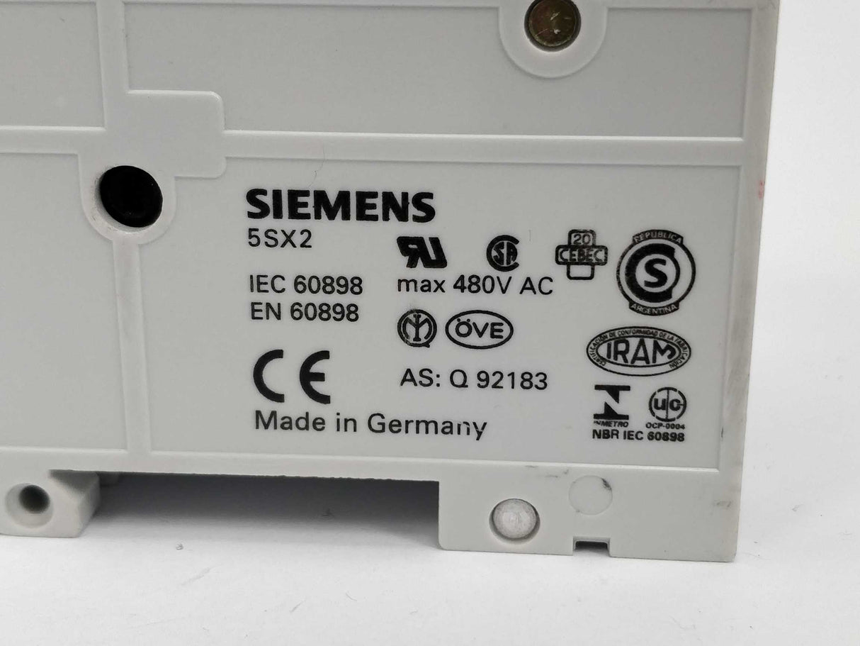 Siemens 5SX2304-7 Circuit breaker 400V, 6KA, 3P, 4A