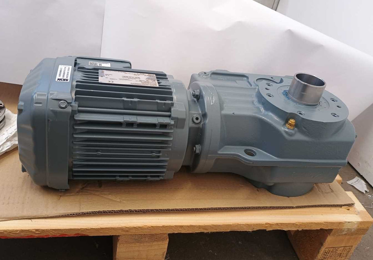 SEW-EURODRIVE  KT57/TDRN90S4 Gearmotor 65.8284031601.0001.23