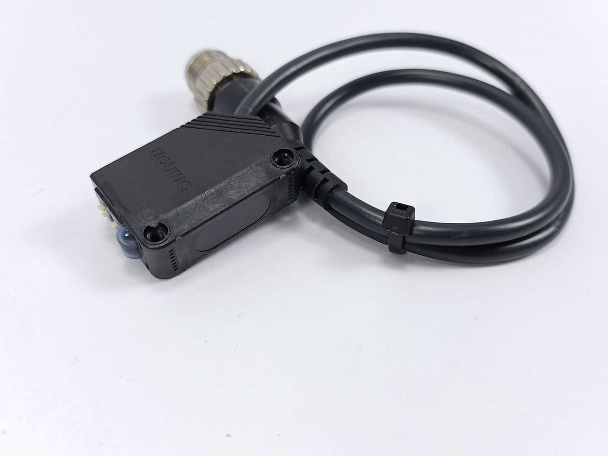 OMRON E3Z-D82-M1J Photoelectric Sensor 0.3M