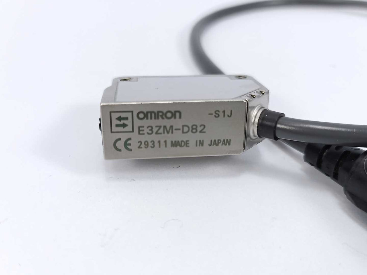 OMRON E3ZM-D82-S1J Photoelectric Sensor 0.3M