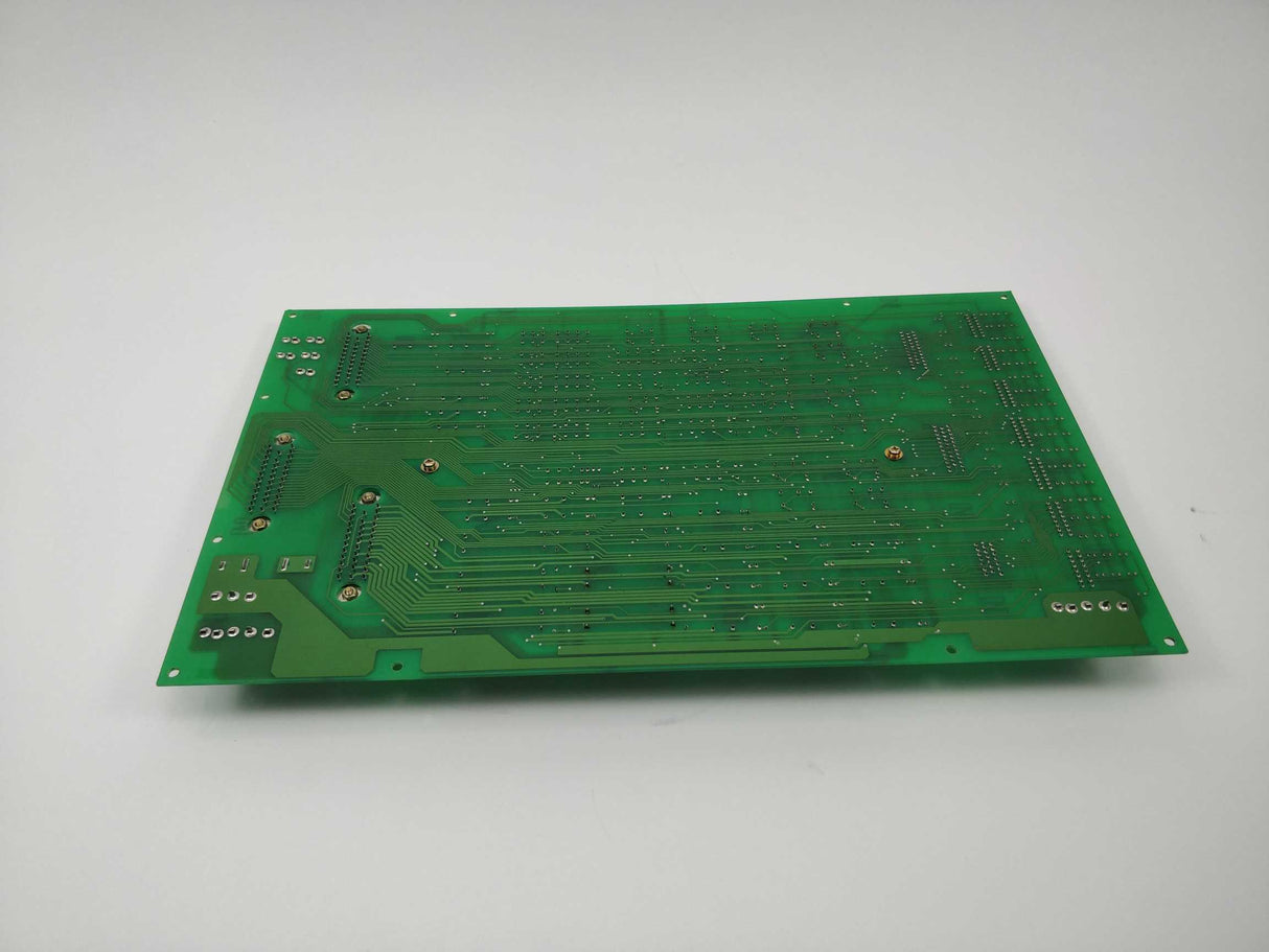 OKUMA E4809-770-032-3 Relay board