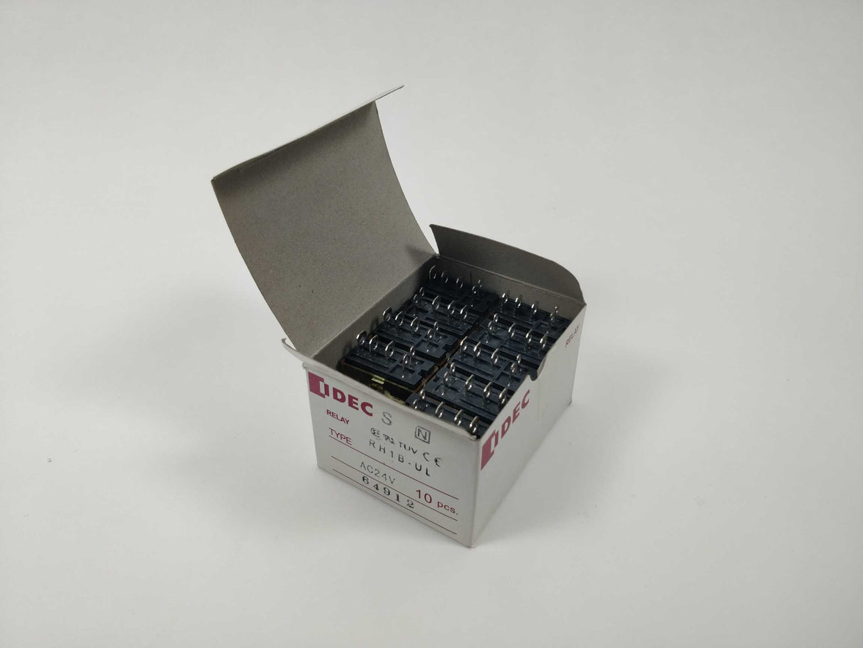 Idec RH1B-UL AC24V Relay Plug-In SPDT 10A 24VAC 9 Pcs.