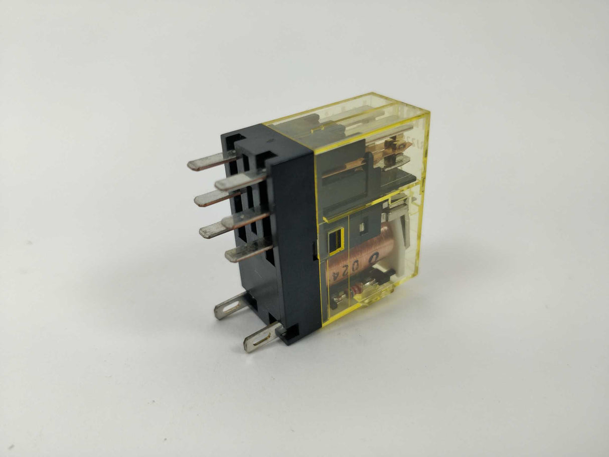 Idec RJ22S-CLD-D24 Relay Plug-In DPDT 8A 24VDC 2 Pcs.